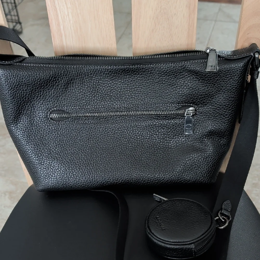 Coach Unisex "Small Finn Crossbody With Coin Purse" Crossbody NWT - Picture 7 of 9